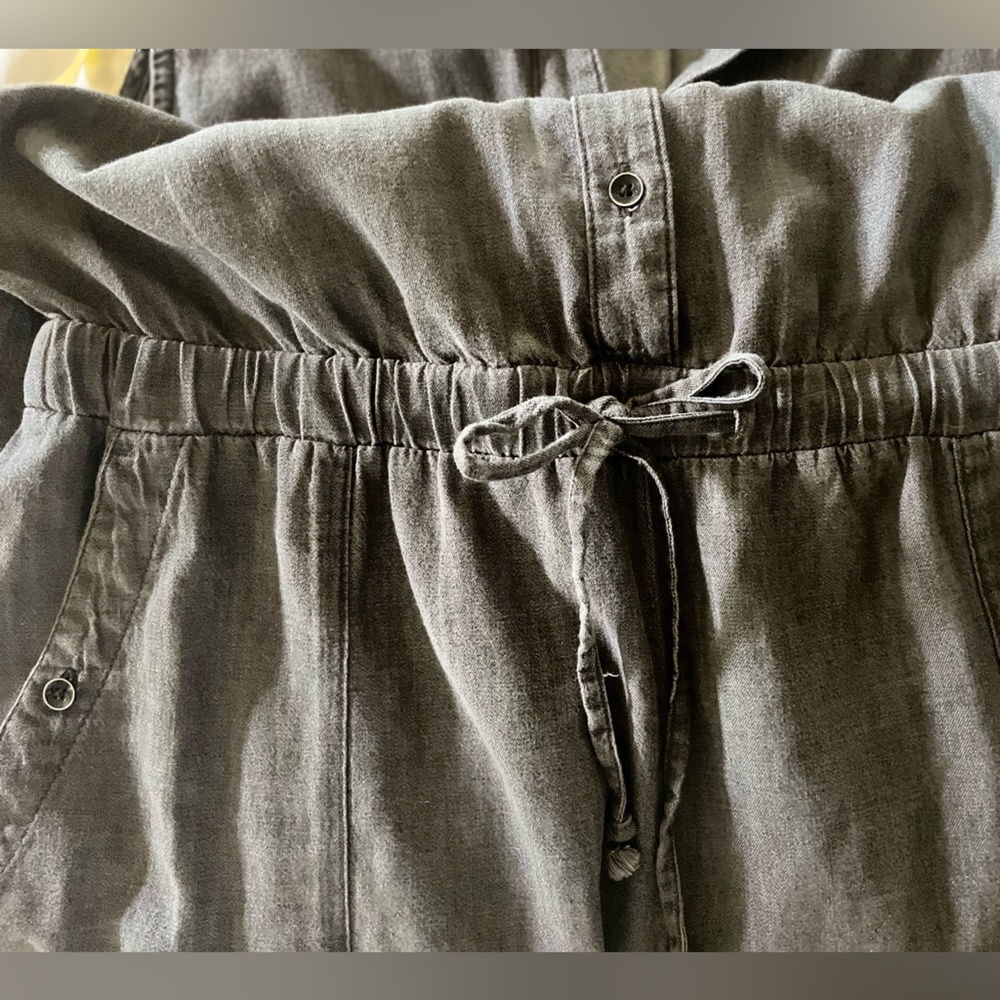 DEX gray chambray romper. Women’s Large. - Picture 4 of 10